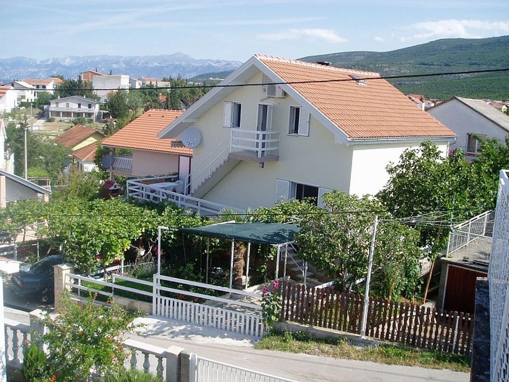 Kiwi Apartments Gornji Karin Esterno foto
