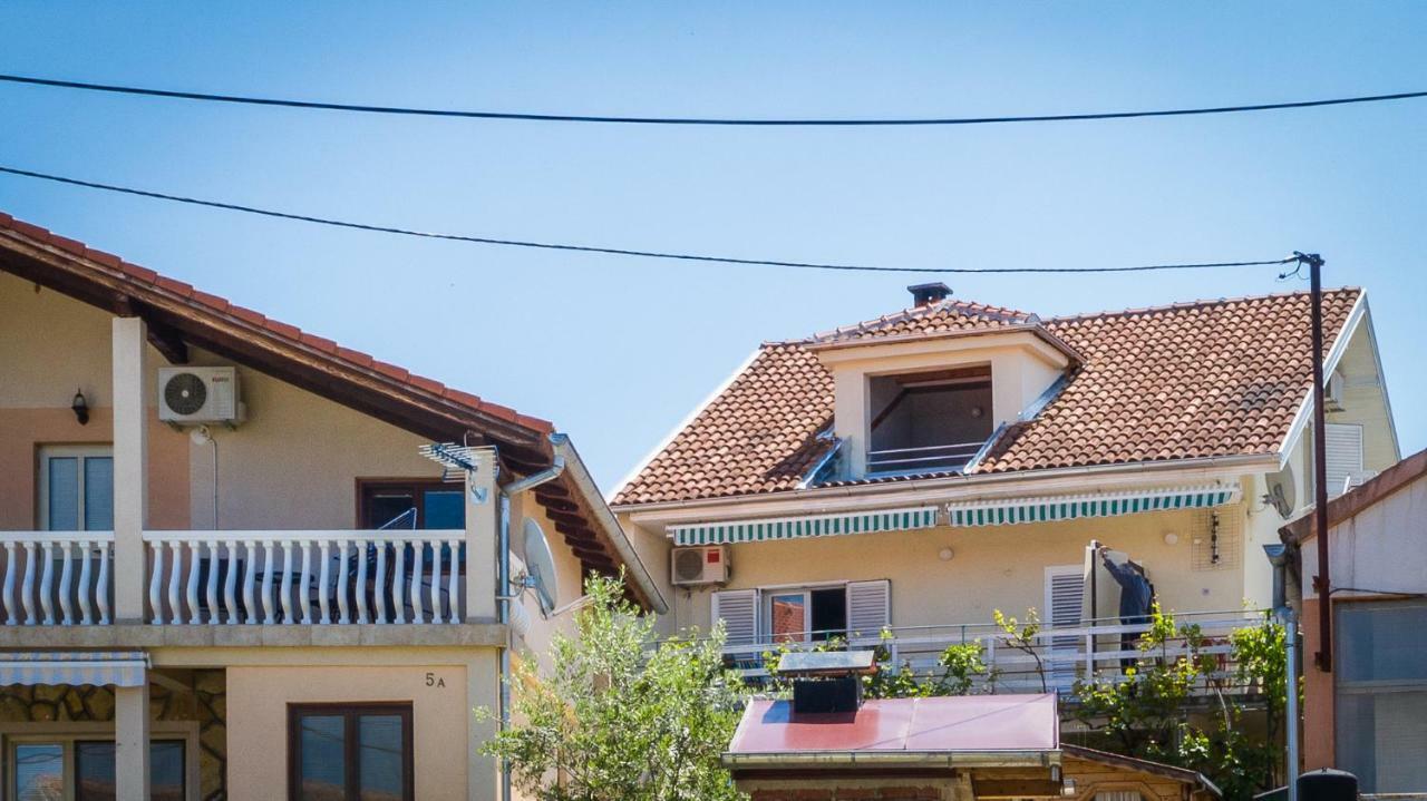 Kiwi Apartments Gornji Karin Esterno foto