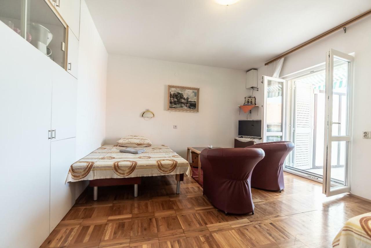 Kiwi Apartments Gornji Karin Esterno foto