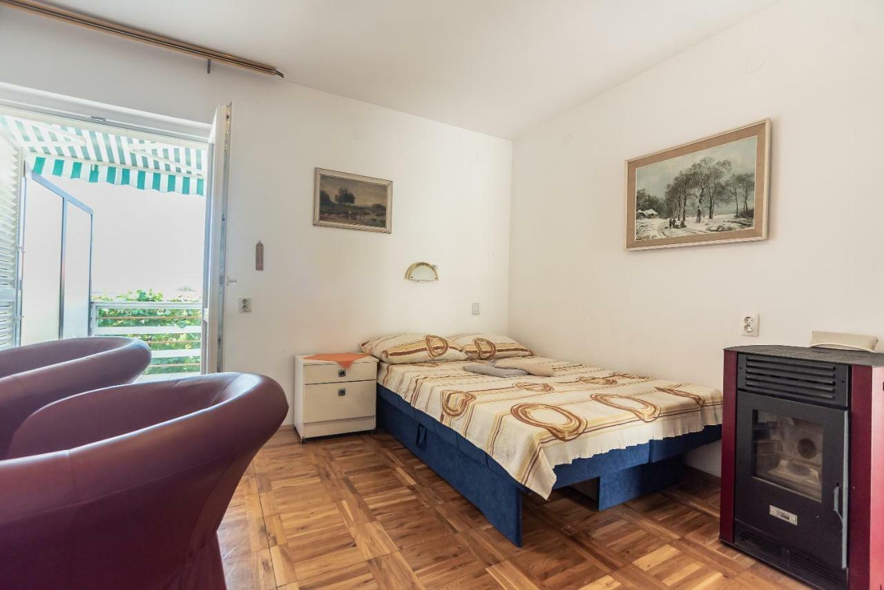 Kiwi Apartments Gornji Karin Esterno foto