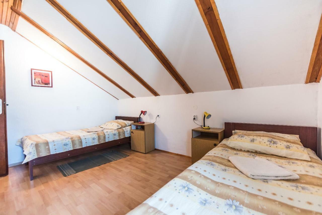 Kiwi Apartments Gornji Karin Esterno foto