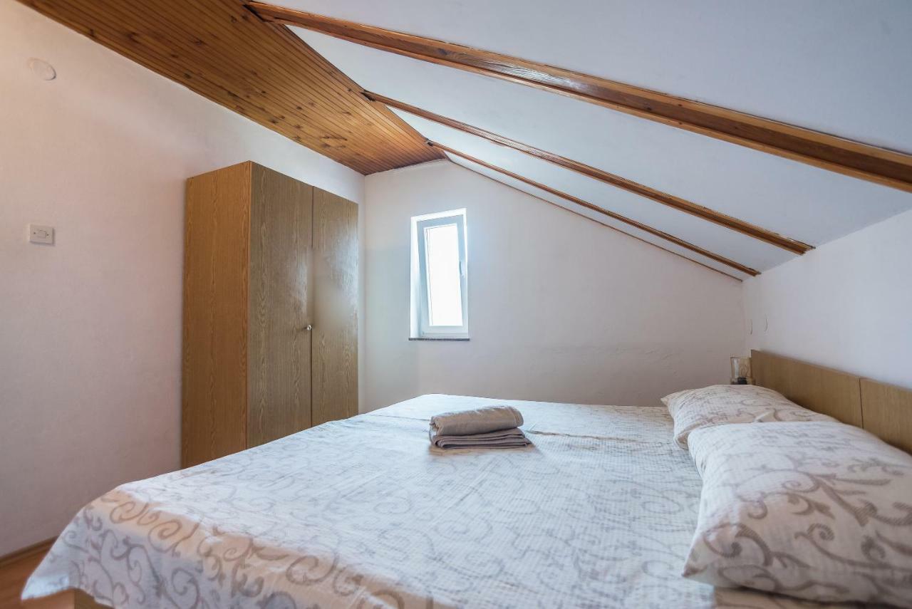 Kiwi Apartments Gornji Karin Esterno foto